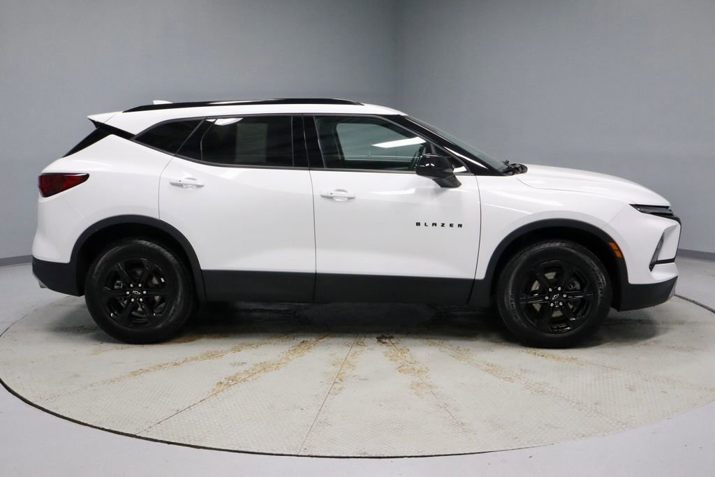Used 2024 Chevrolet Blazer LT w/ Convenience Package FWD image 6
