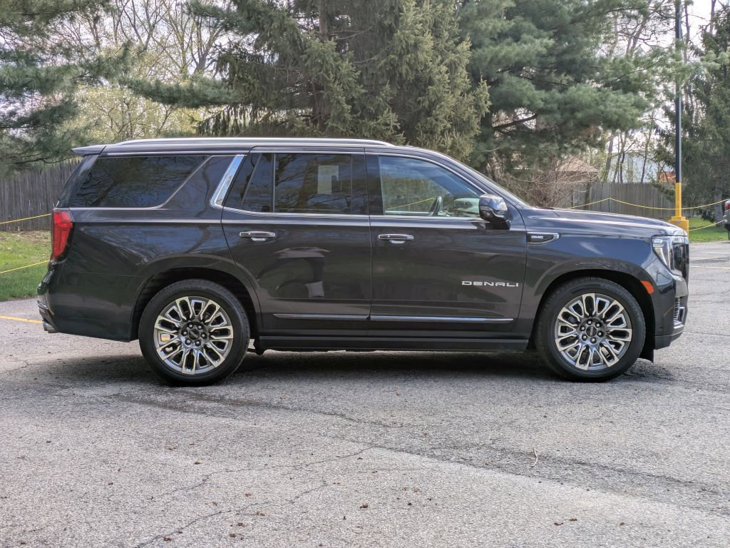 Used 2023 GMC Yukon Denali Ultimate image 8