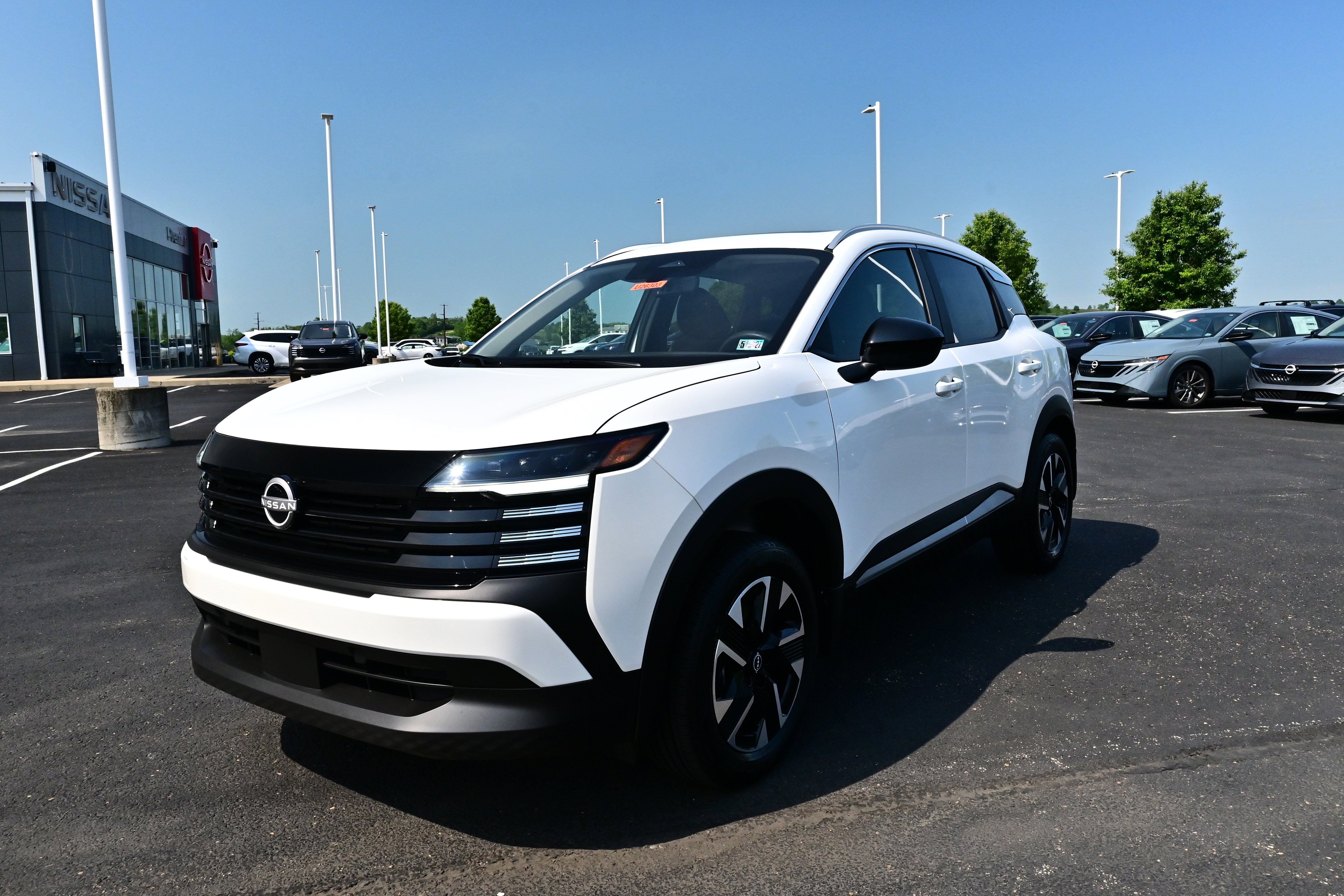 New 2026 Nissan Kicks SV w/ SV Premium Package AWD/4WD image 4