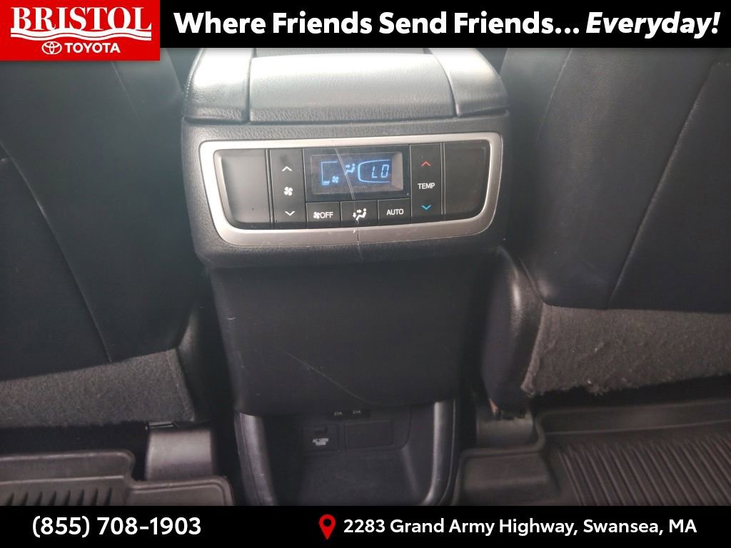 Used 2018 Toyota Highlander XLE AWD/4WD image 17