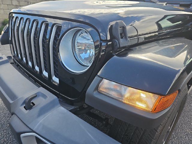 Used 2023 Jeep Gladiator Overland AWD/4WD image 31