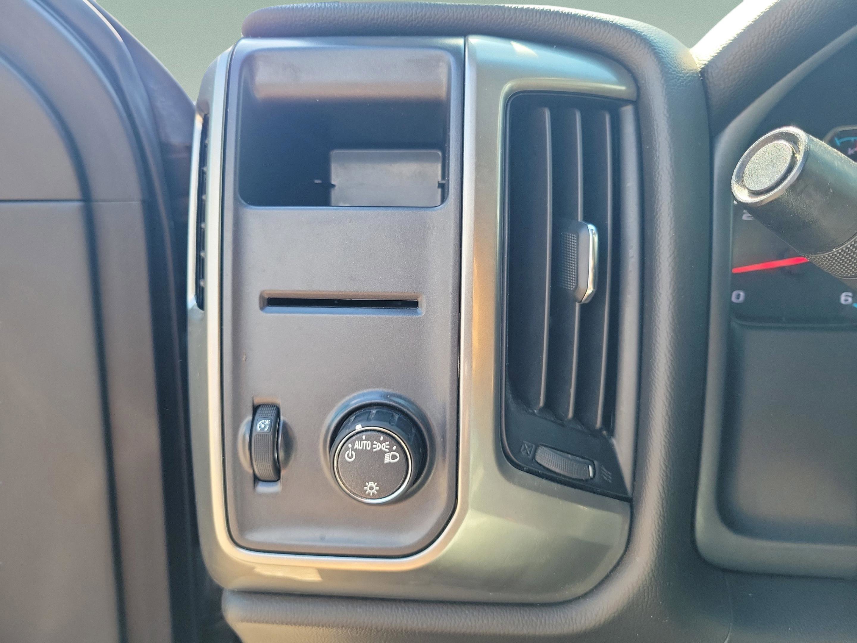 Used 2019 Chevrolet Silverado 1500 LT image 24