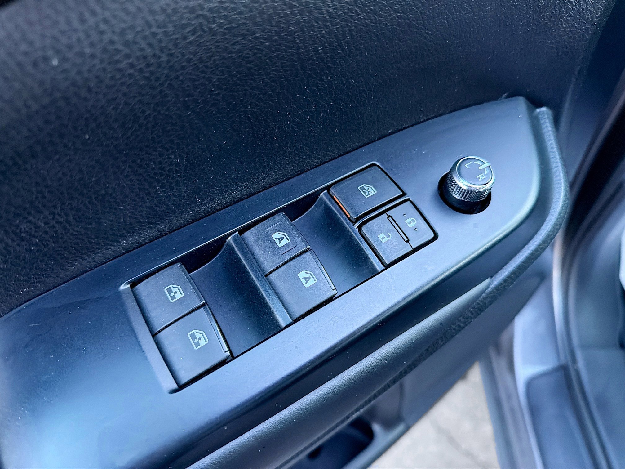 Used 2019 Toyota Highlander XLE image 7