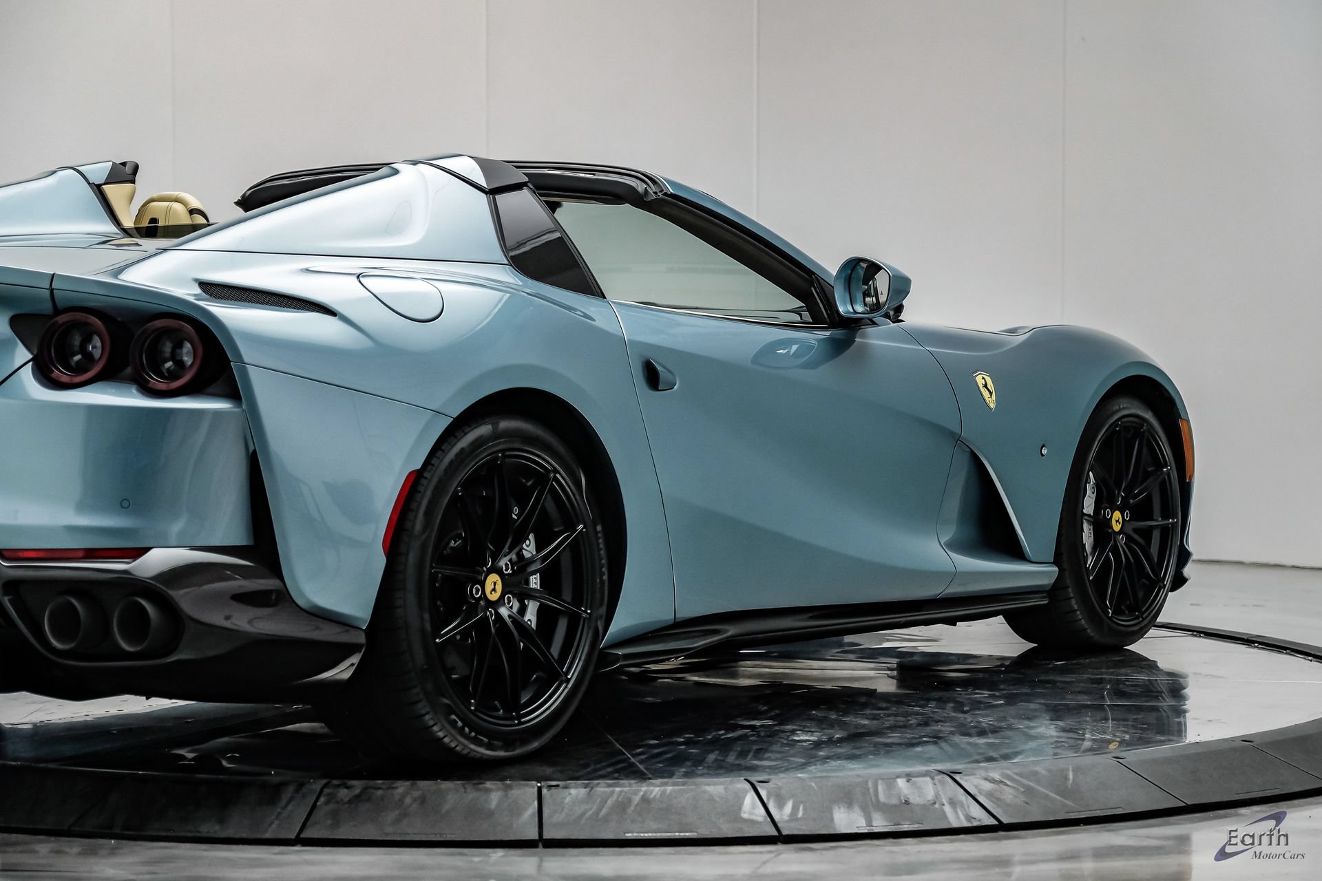 Used 2023 Ferrari 812 GTS RWD image 25