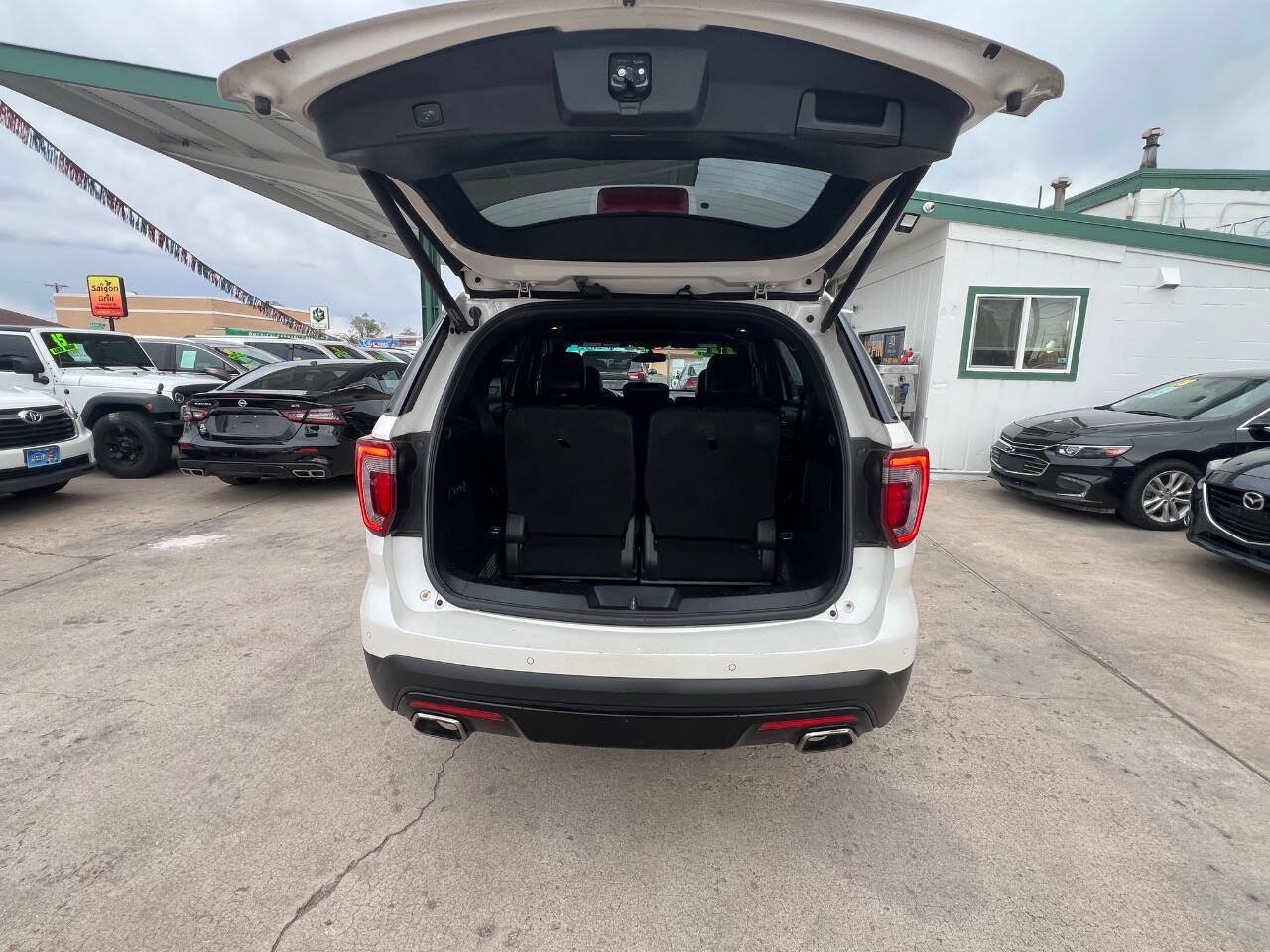 Used 2017 Ford Explorer Sport w/ Equipment Group 401A AWD/4WD image 8