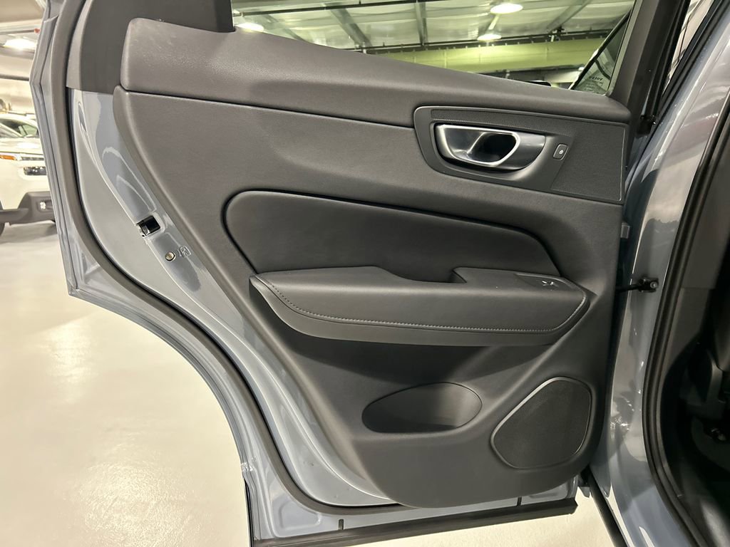 Certified 2024 Volvo XC60 B5 Core w/ Protection Package Premier image 21