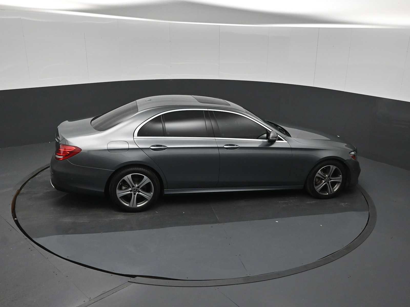 Used 2019 Mercedes-Benz E 300 4MATIC image 51