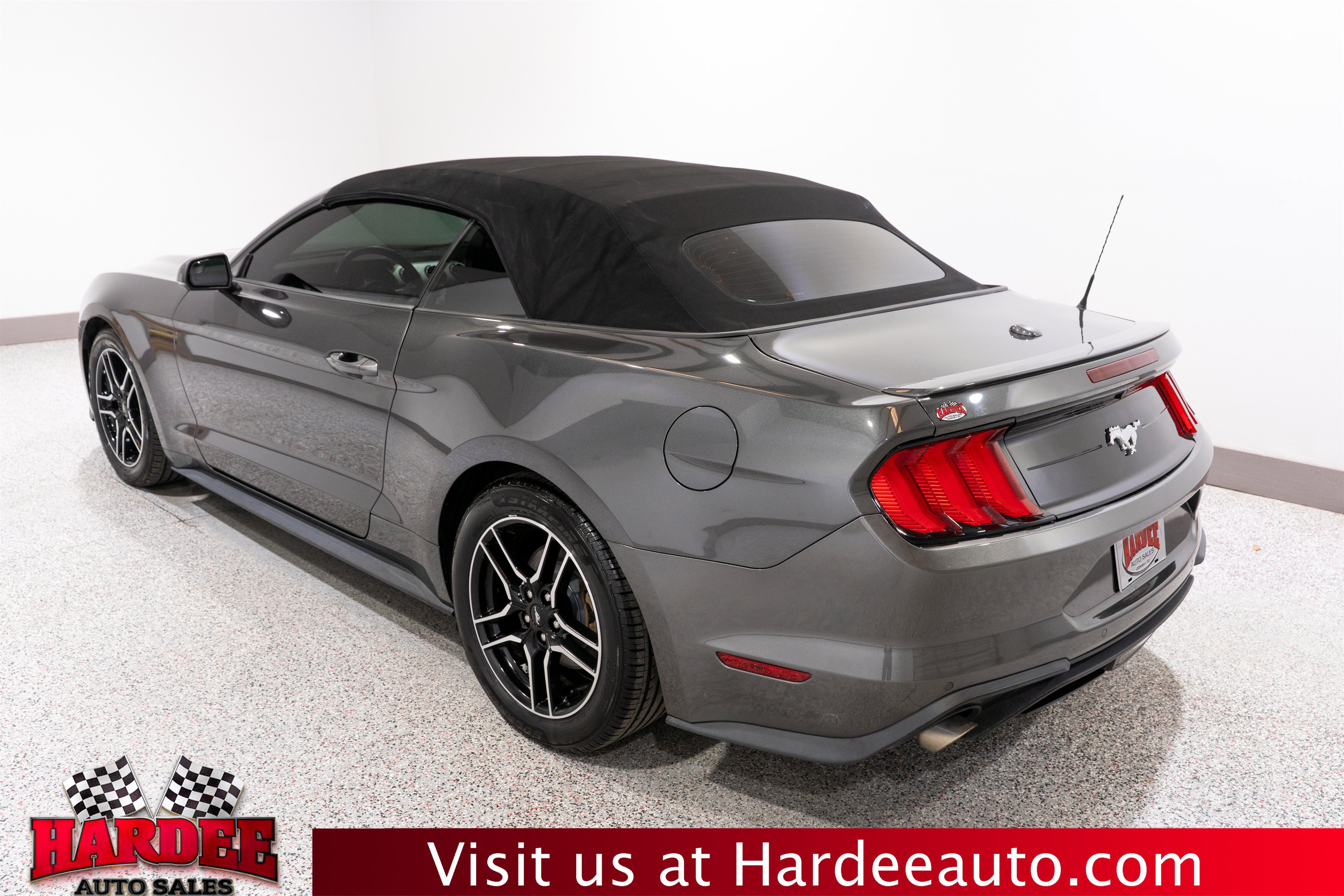 Used 2018 Ford Mustang Premium RWD image 5