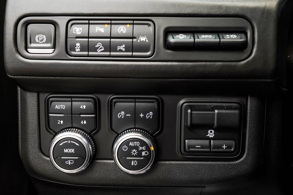 Used 2023 GMC Yukon Denali Ultimate AWD/4WD image 45