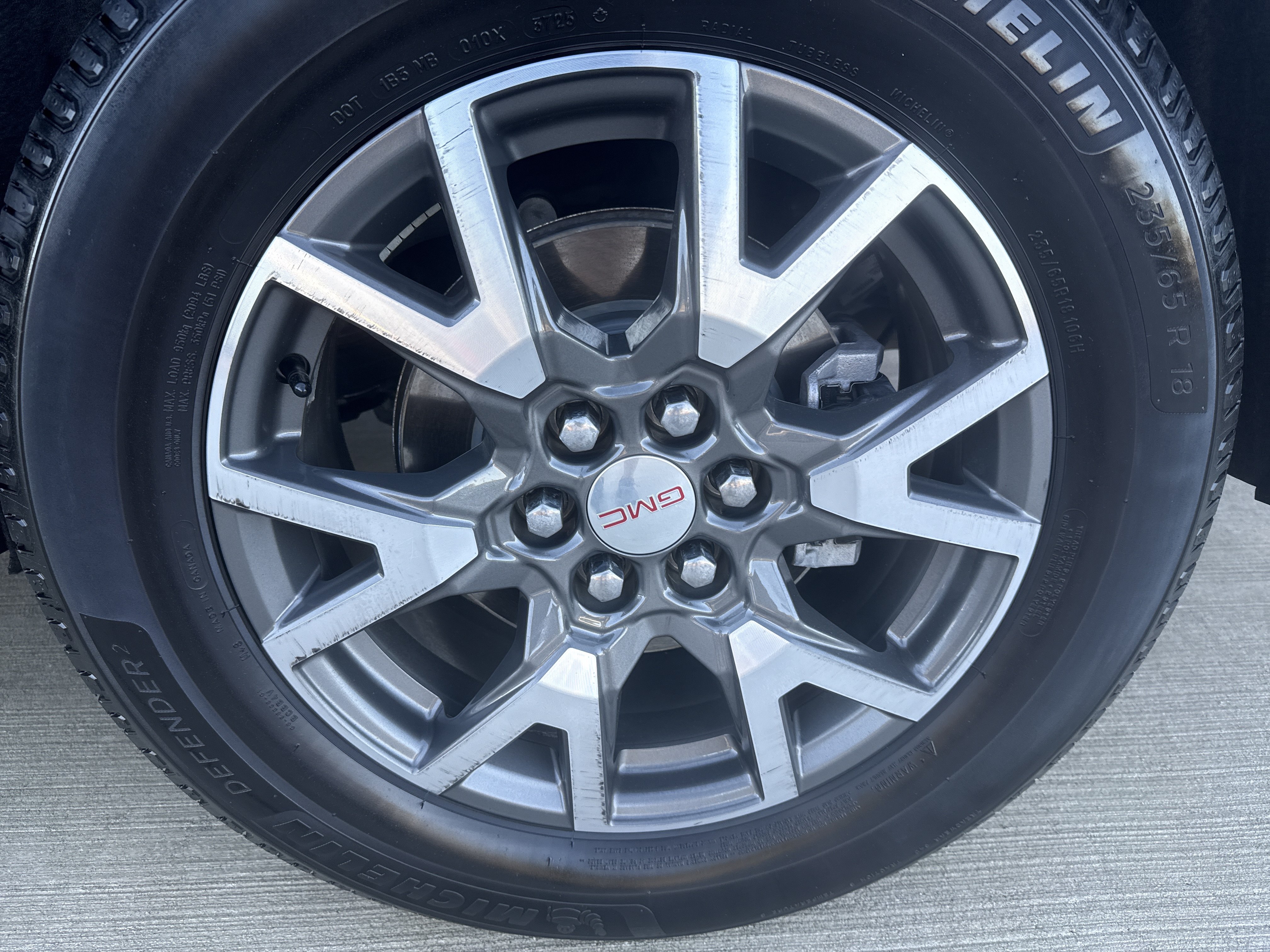 Used 2023 GMC Acadia SLE w/ Driver Convenience Package FWD image 29