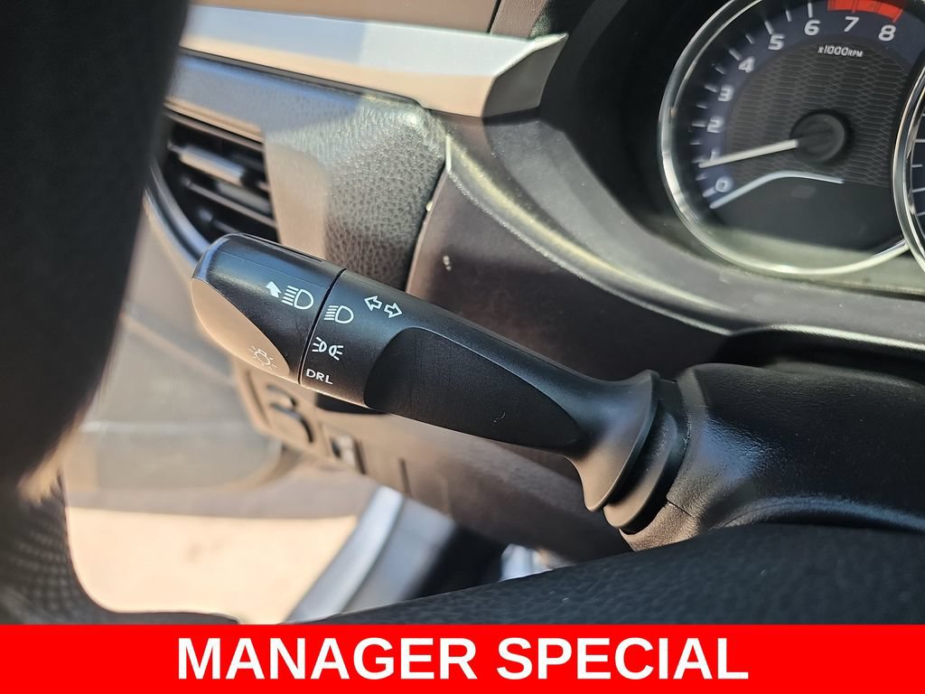 Used 2015 Toyota Corolla L FWD image 24