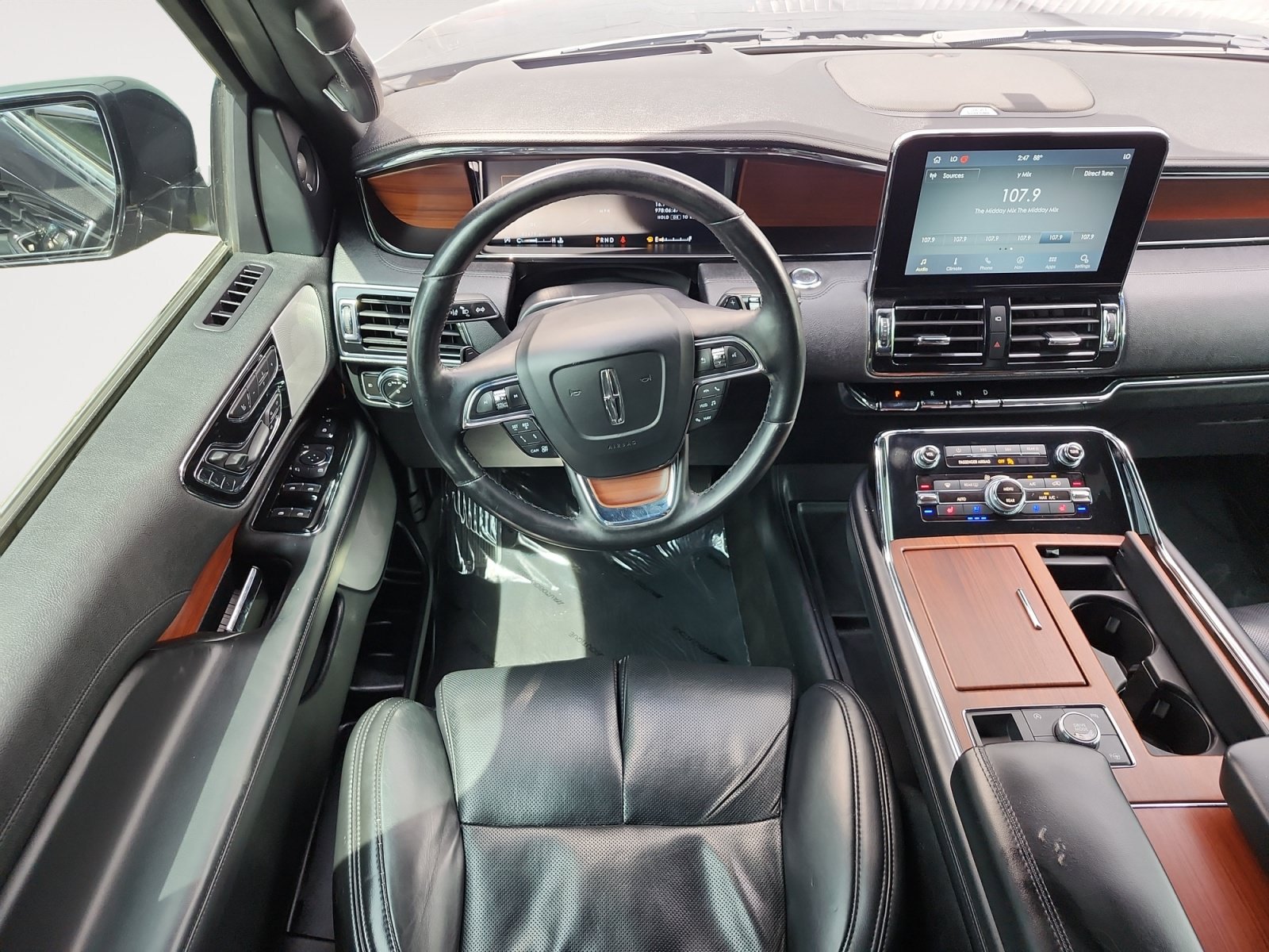 Used 2020 Lincoln Navigator Reserve w/ Equipment Group 208A Reserve RWD image 10