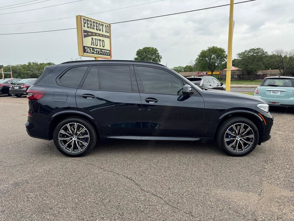 Used 2021 BMW X5 M50i w/ Dynamic Handling Package AWD/4WD image 3