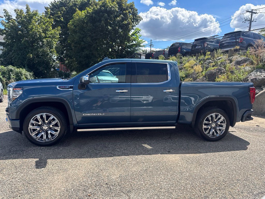 Used 2024 GMC Sierra 1500 Denali w/ Denali Reserve Package AWD/4WD image 3