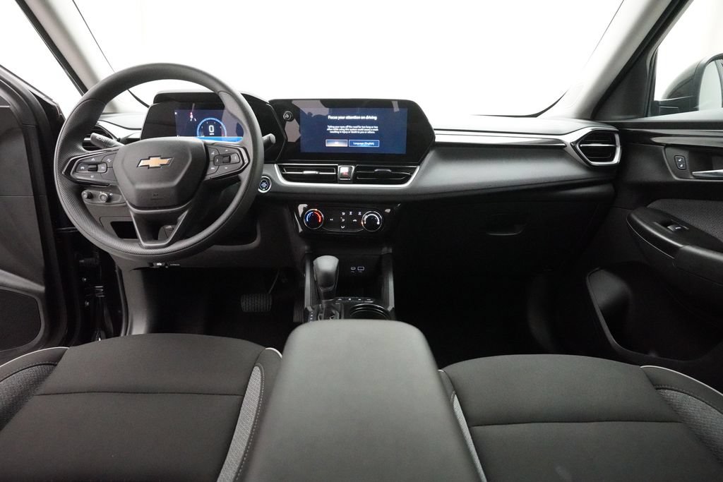Used 2025 Chevrolet TrailBlazer LT AWD/4WD image 5