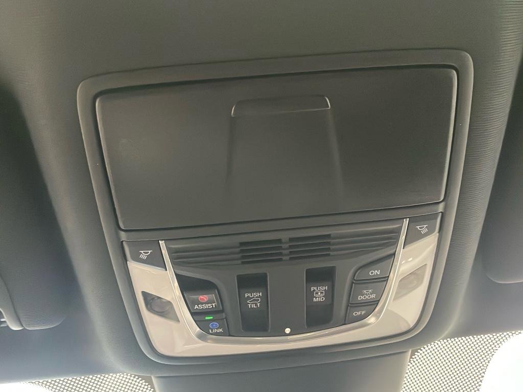 Used 2022 Acura MDX A-Spec image 31