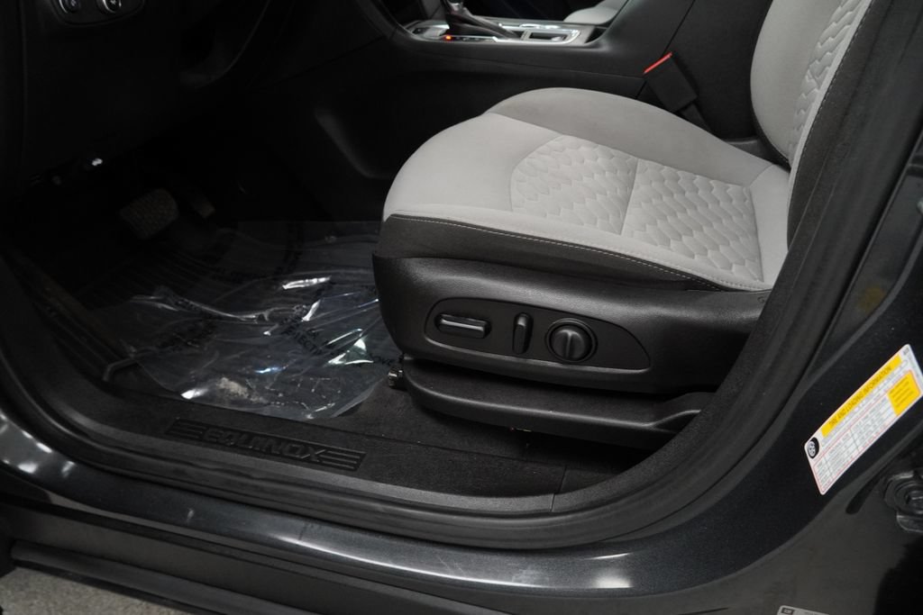 Used 2021 Chevrolet Equinox LS w/ LS Convenience Package AWD/4WD image 23