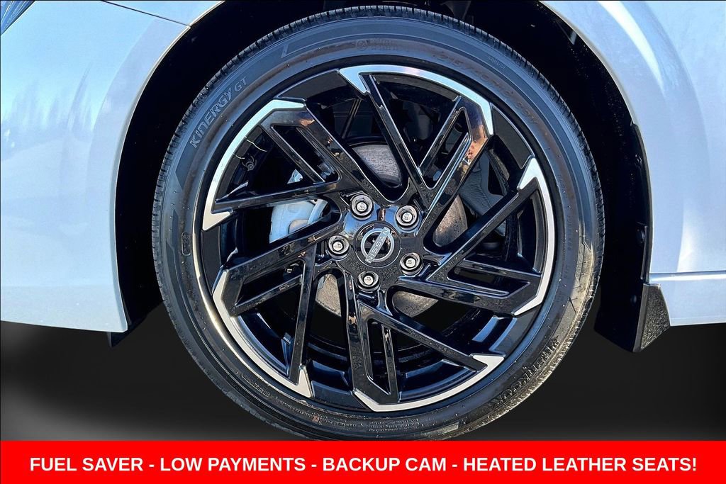 New 2026 Nissan Sentra SR w/ SR Premium Package FWD image 12