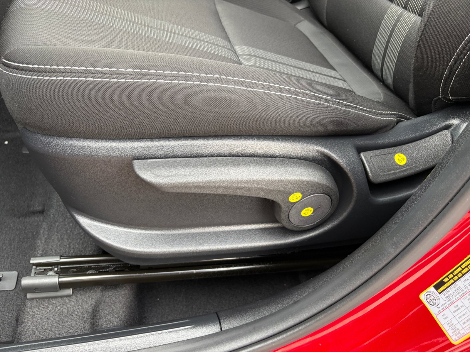 Used 2025 Hyundai Venue SEL FWD image 15