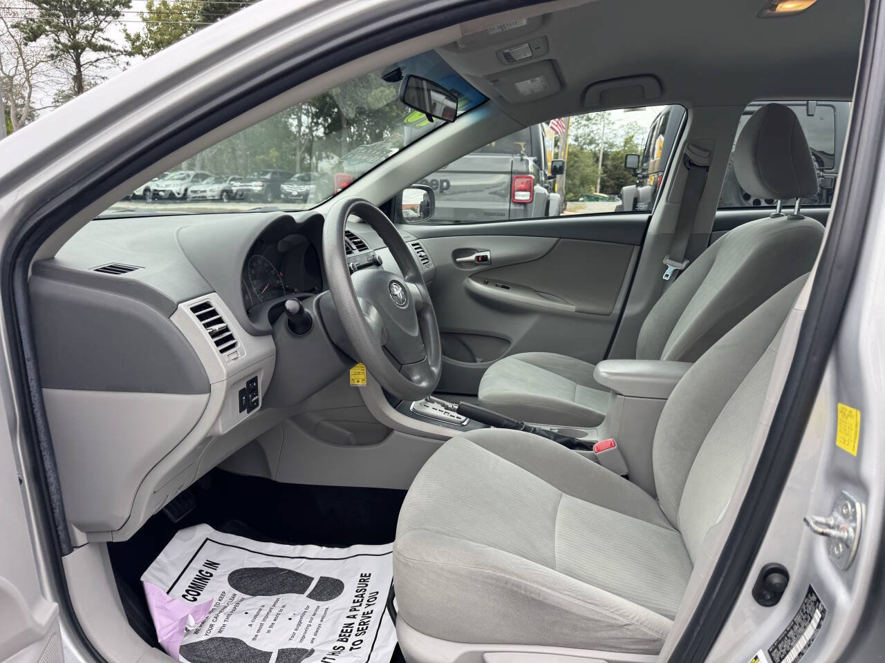 Used 2010 Toyota Corolla LE FWD image 14