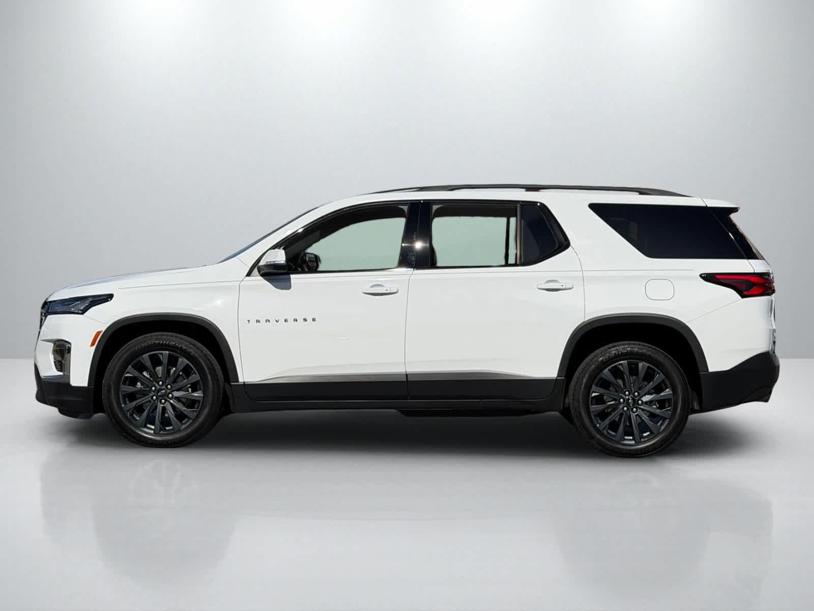 Used 2023 Chevrolet Traverse RS AWD/4WD image 2