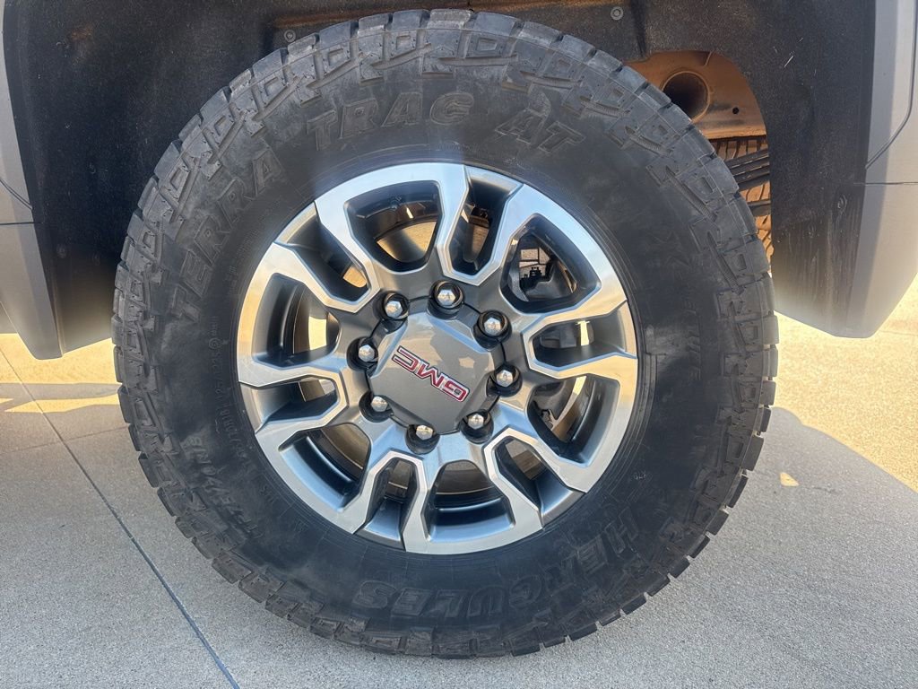 Used 2023 GMC Sierra 2500 SLT w/ SLT Premium Package image 12