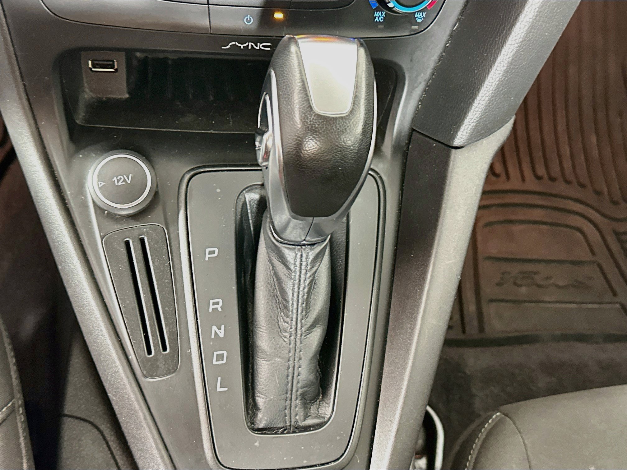 Used 2015 Ford Focus SE FWD image 23