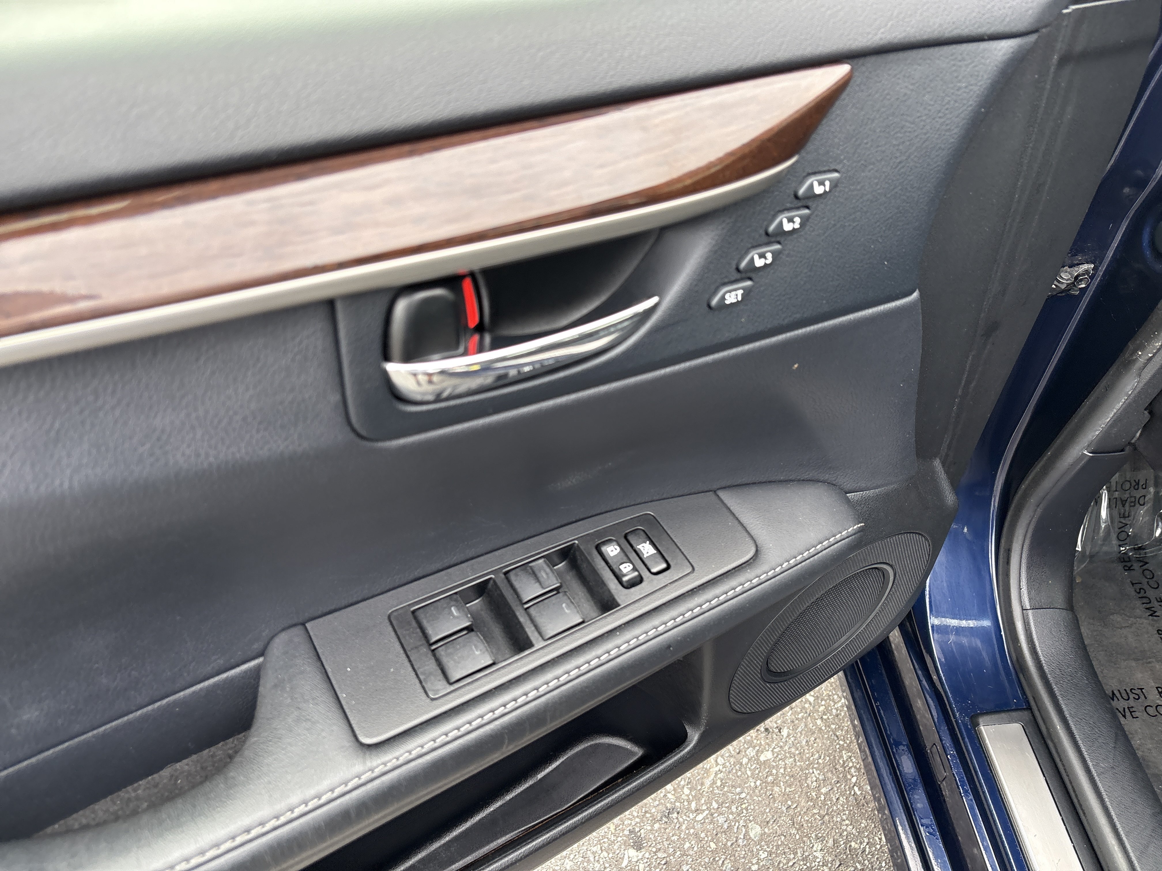 Used 2015 Lexus ES 350 w/ Premium Package FWD image 16