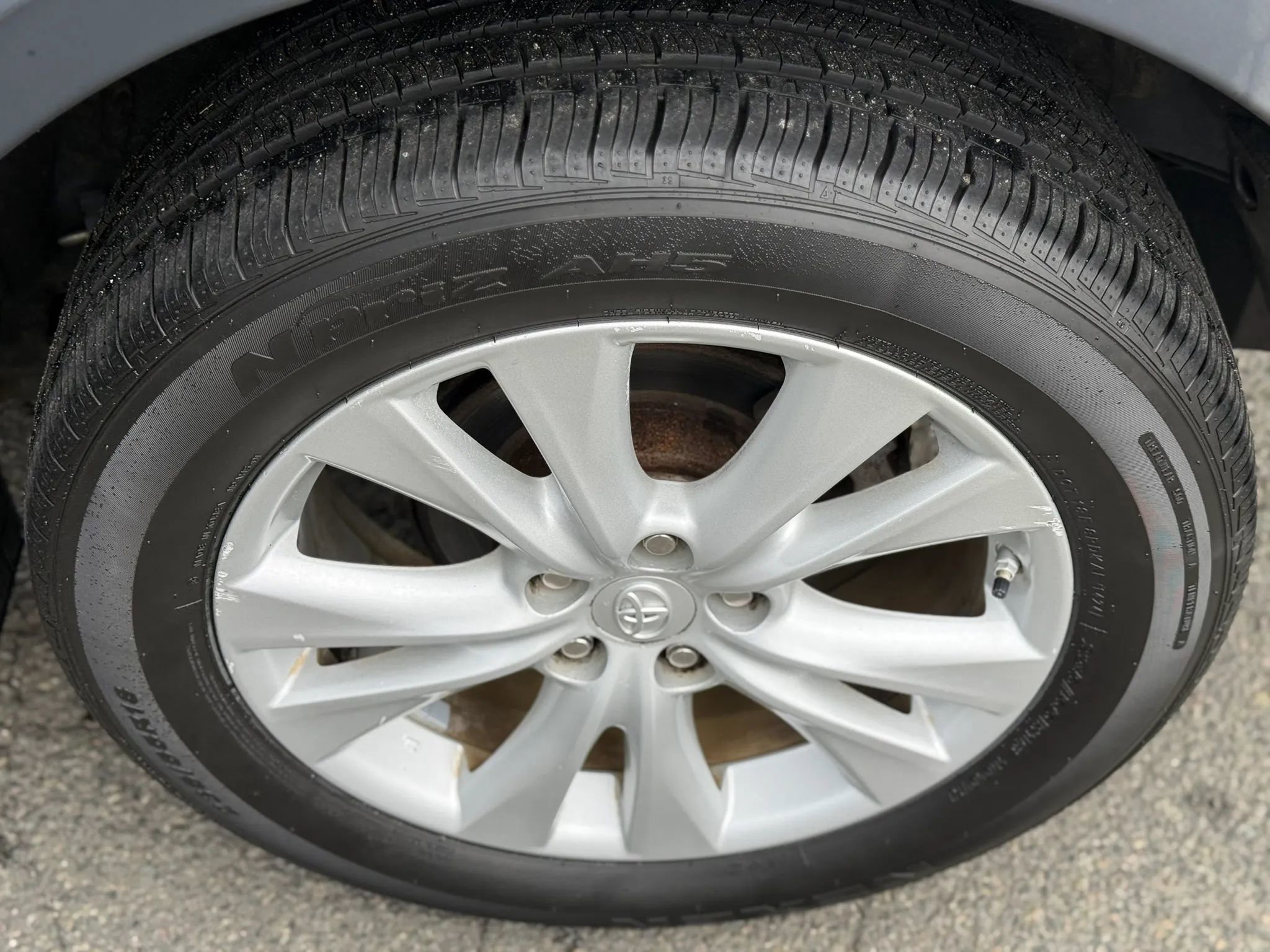 Used 2015 Toyota RAV4 Limited image 34