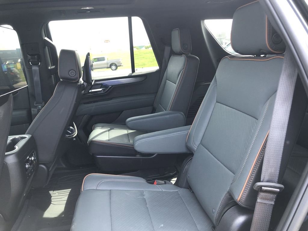 Used 2025 GMC Yukon AT4 w/ AT4 Premium Plus Package AWD/4WD image 22