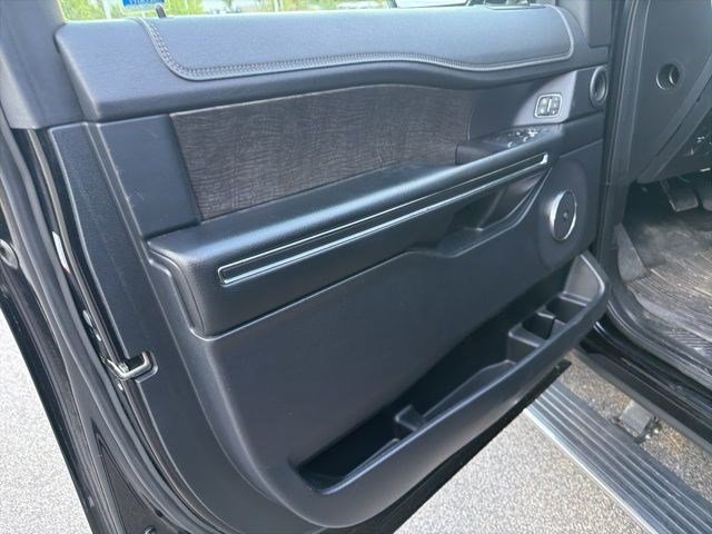 Used 2021 Ford Expedition Limited AWD/4WD image 21