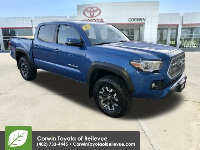 Used 2017 Toyota Tacoma TRD Off-Road image 1