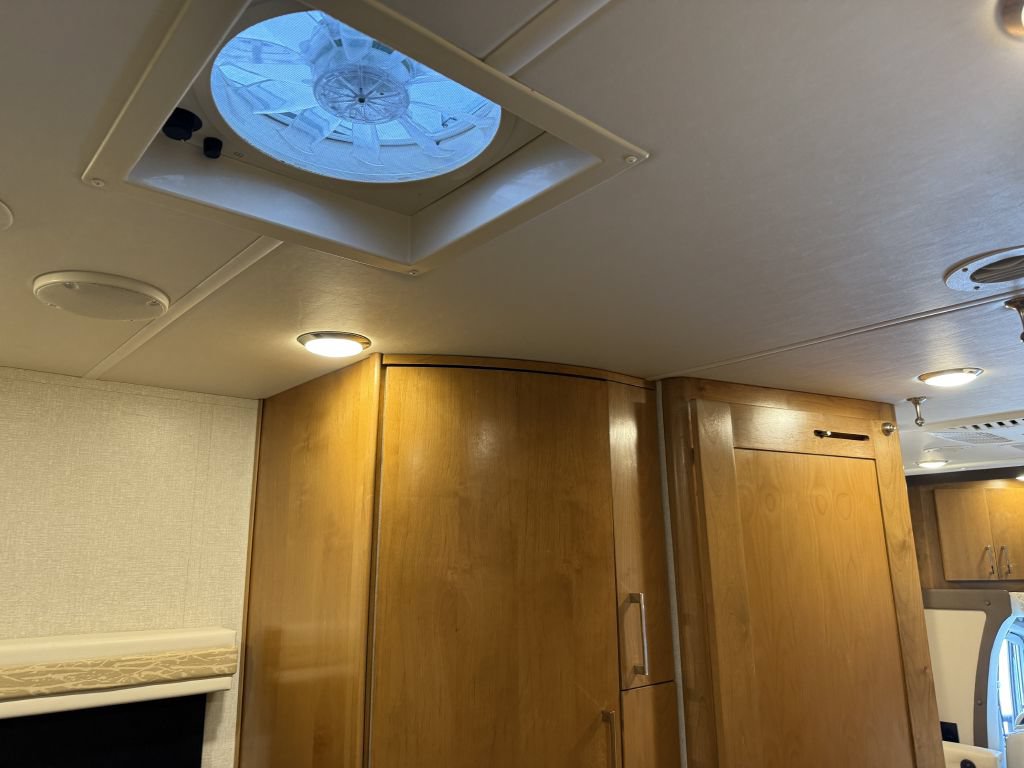 Used 2018 Mercedes-Benz Sprinter 3500 image 72
