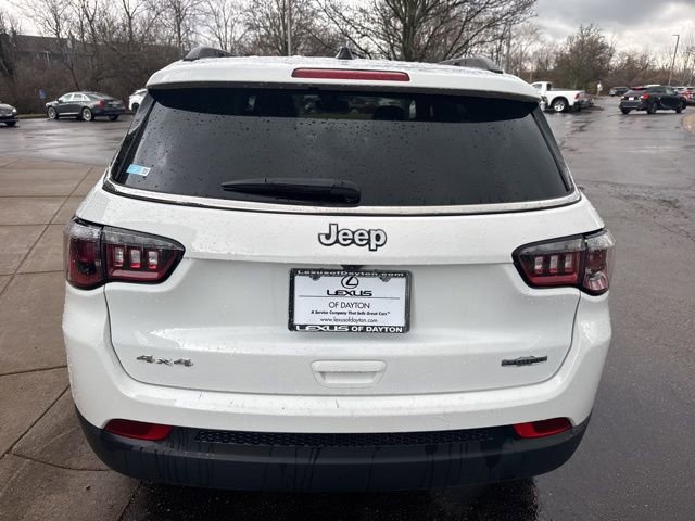 Used 2025 Jeep Compass Latitude image 4