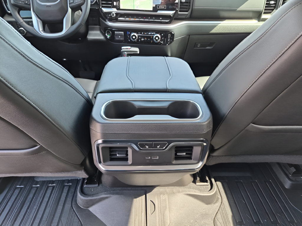 Used 2026 GMC Sierra 1500 SLT AWD/4WD image 29