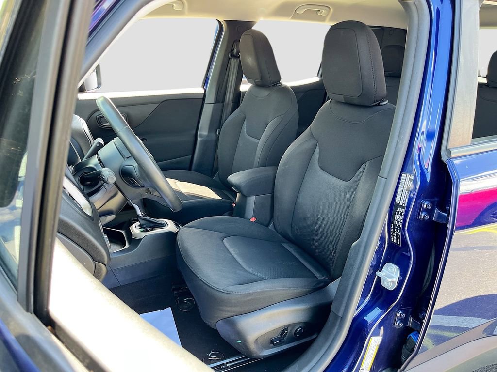 Certified 2016 Jeep Renegade Latitude image 19