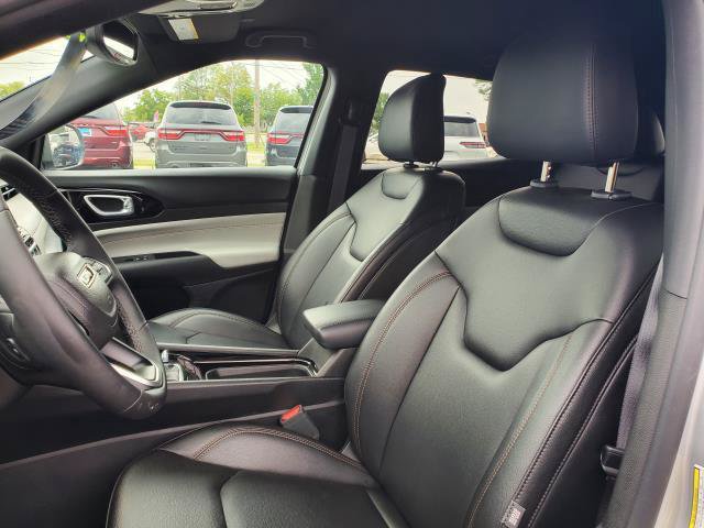 Used 2024 Jeep Compass Limited AWD/4WD image 6