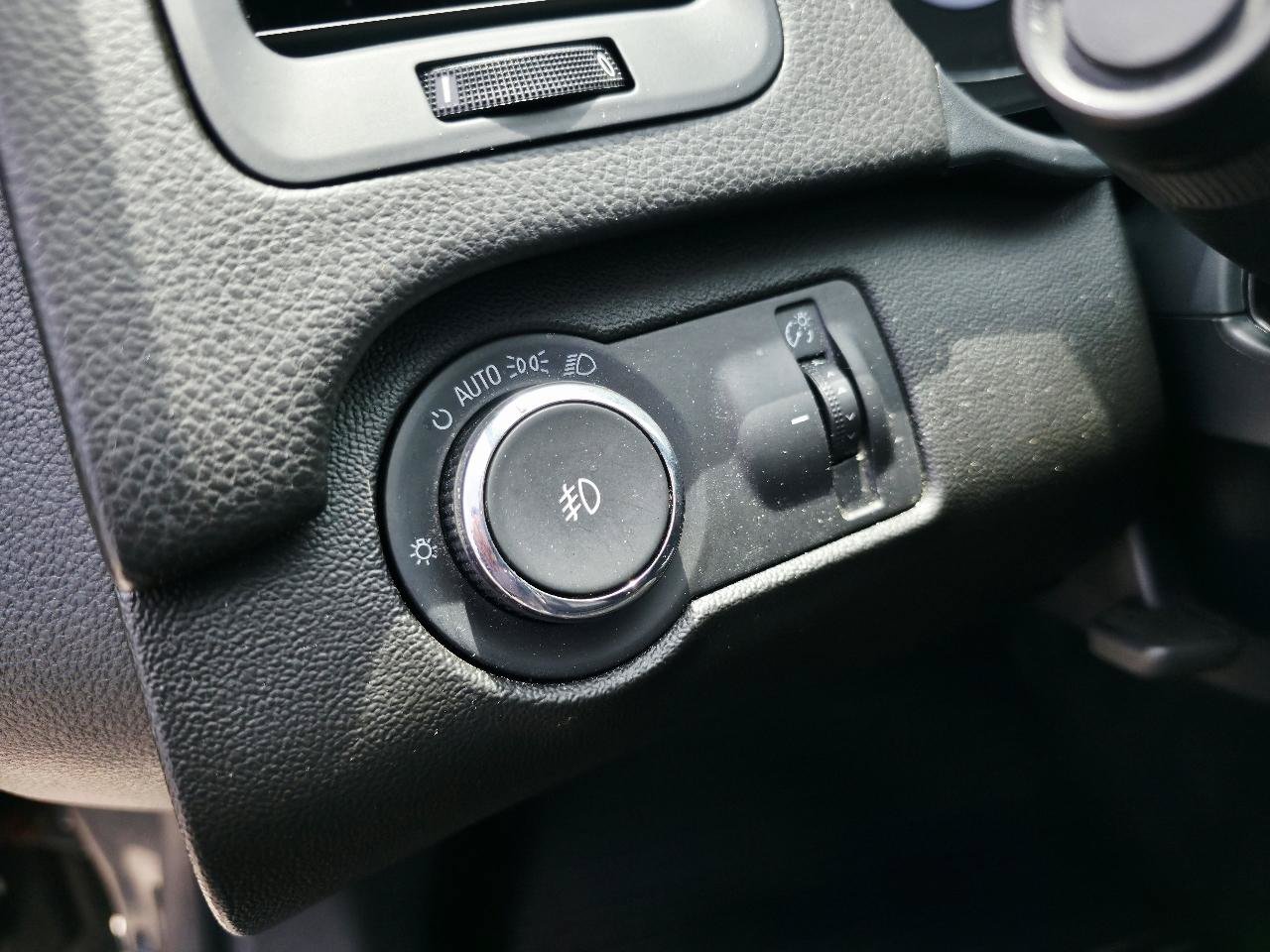 Used 2017 Buick Regal Sport Touring FWD image 25