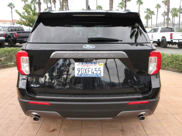 Certified 2022 Ford Explorer XLT w/ Equipment Group 202A image 3