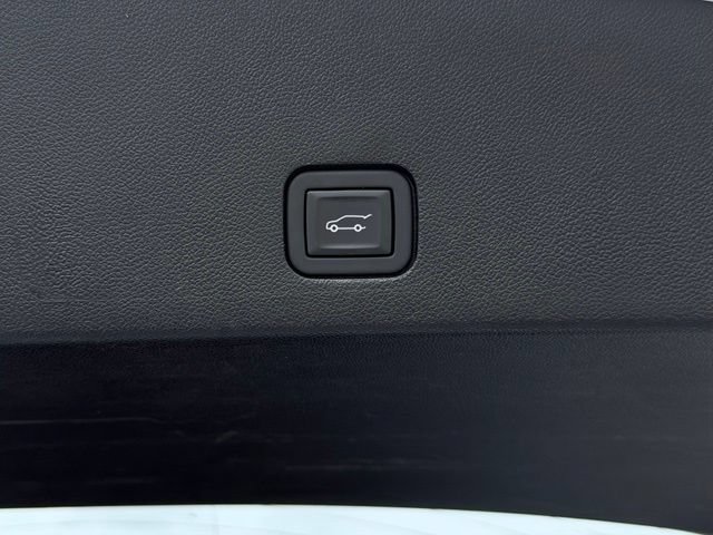 Used 2024 Cadillac XT6 Luxury w/ LPO, Floor Liner Package AWD/4WD image 15