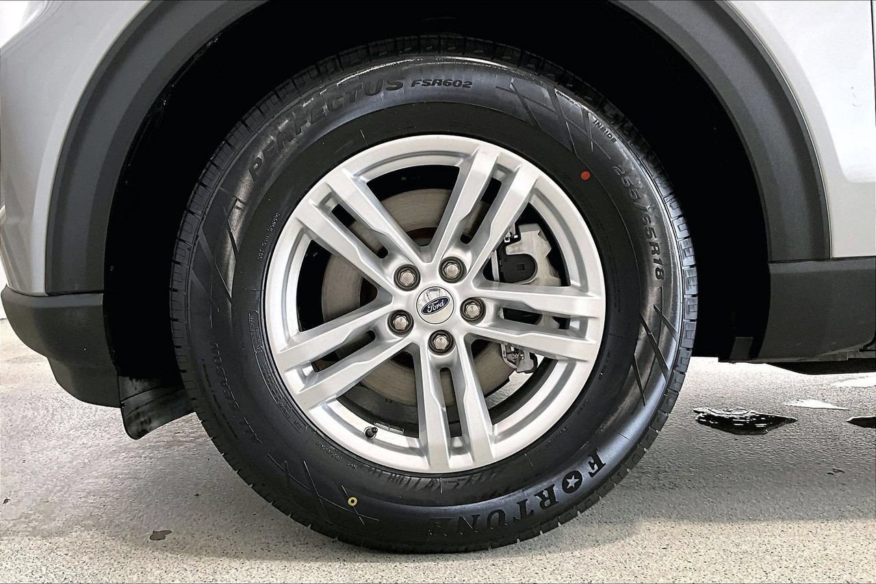 Certified 2023 Ford Explorer XLT RWD image 8