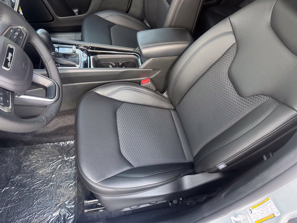 New 2026 Jeep Compass Latitude AWD/4WD image 16
