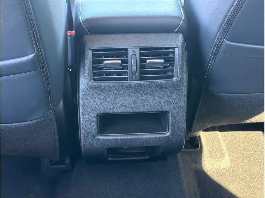 Used 2025 Mitsubishi Outlander SE image 21