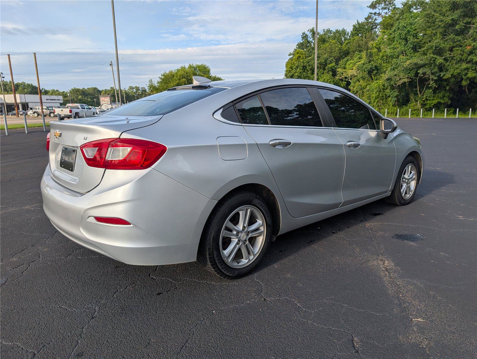 Used 2016 Chevrolet Cruze LT w/ Convenience Package FWD image 5