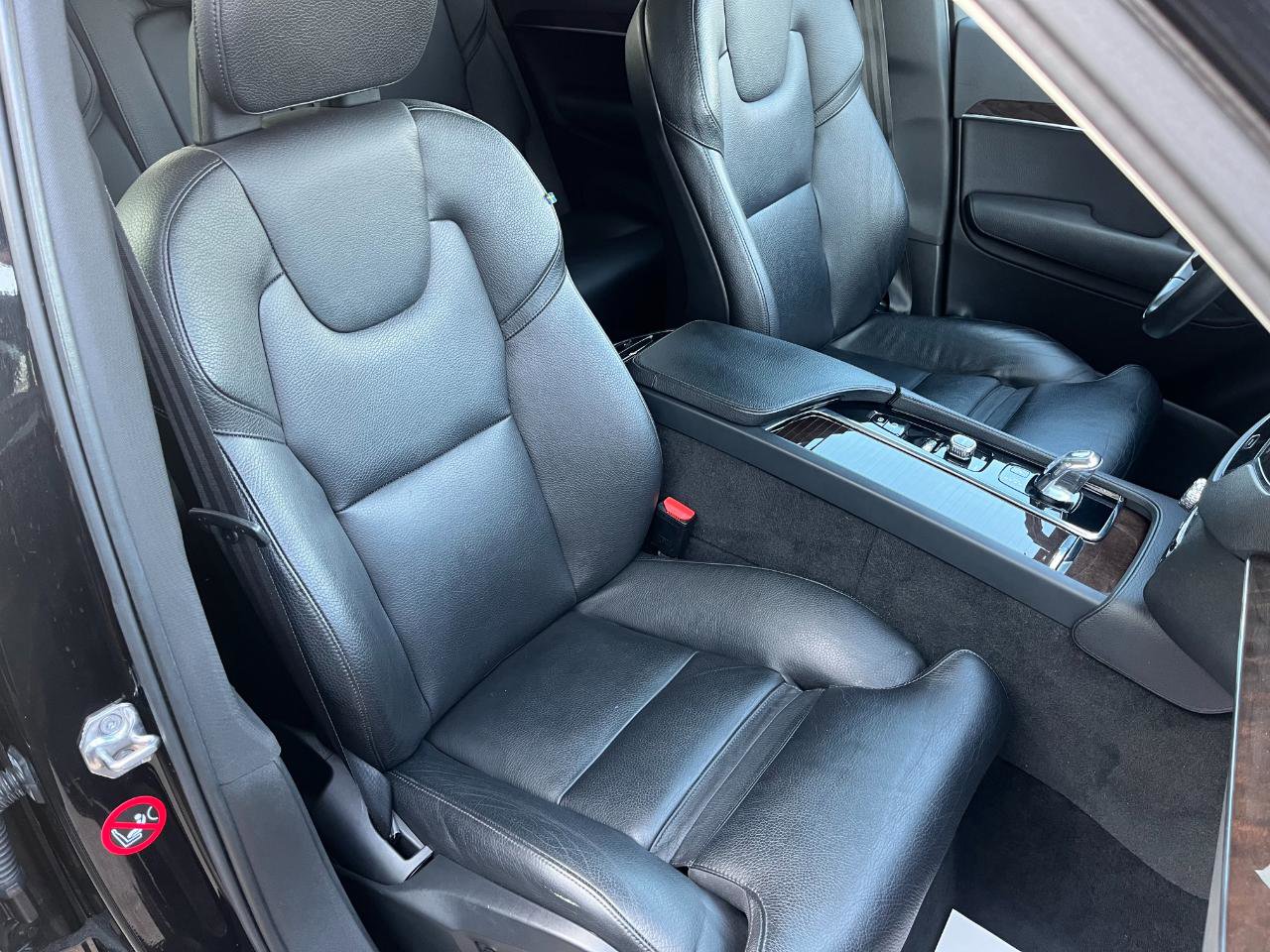 Used 2016 Volvo XC90 T8 Momentum AWD/4WD image 24