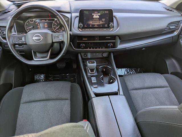 Used 2025 Nissan Rogue SV FWD image 16