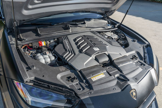 Used 2021 Lamborghini Urus image 16