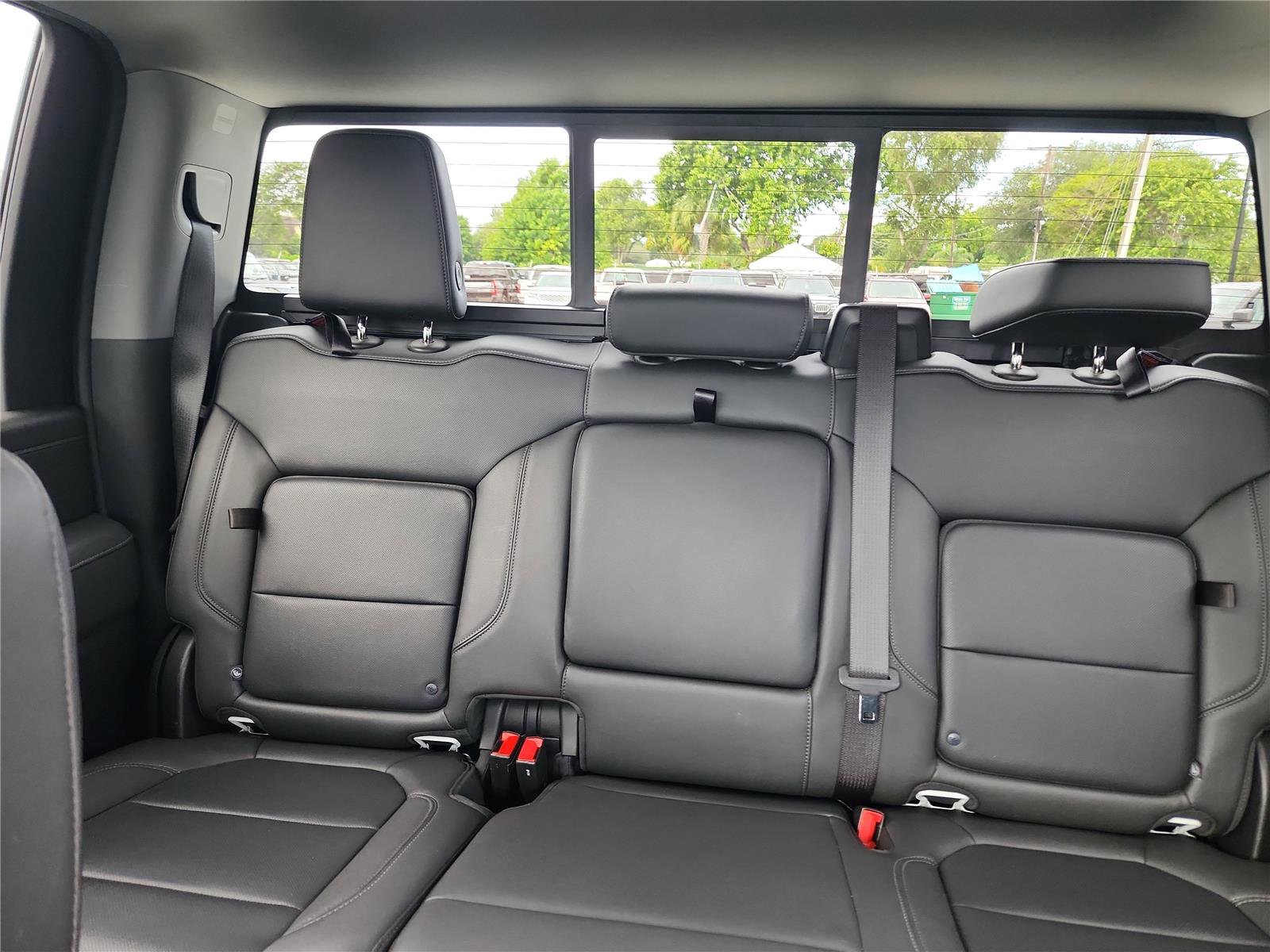 Used 2023 GMC Sierra 2500 SLT w/ SLT Convenience Package image 17