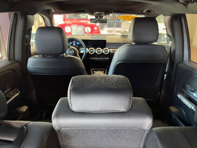 Used 2021 Mercedes-Benz GLB 250 image 24