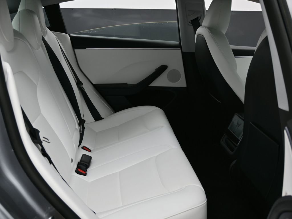 Used 2025 Tesla Model 3 Long Range image 13